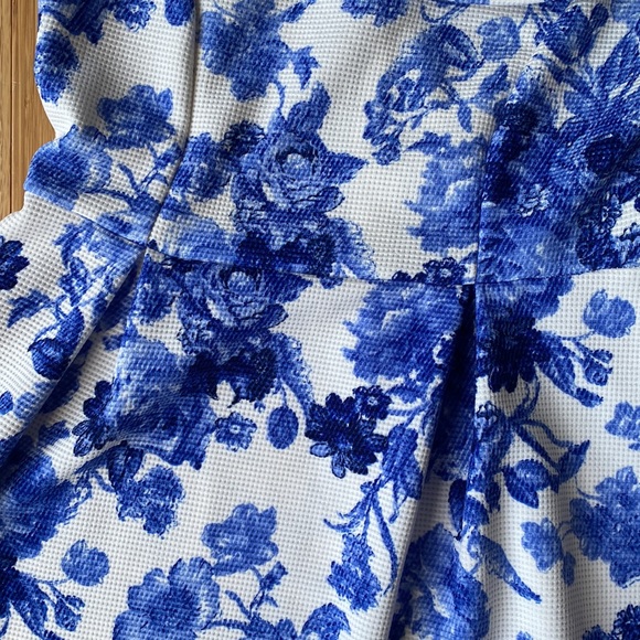 Floral off shoulder dress - Picture 4 of 5